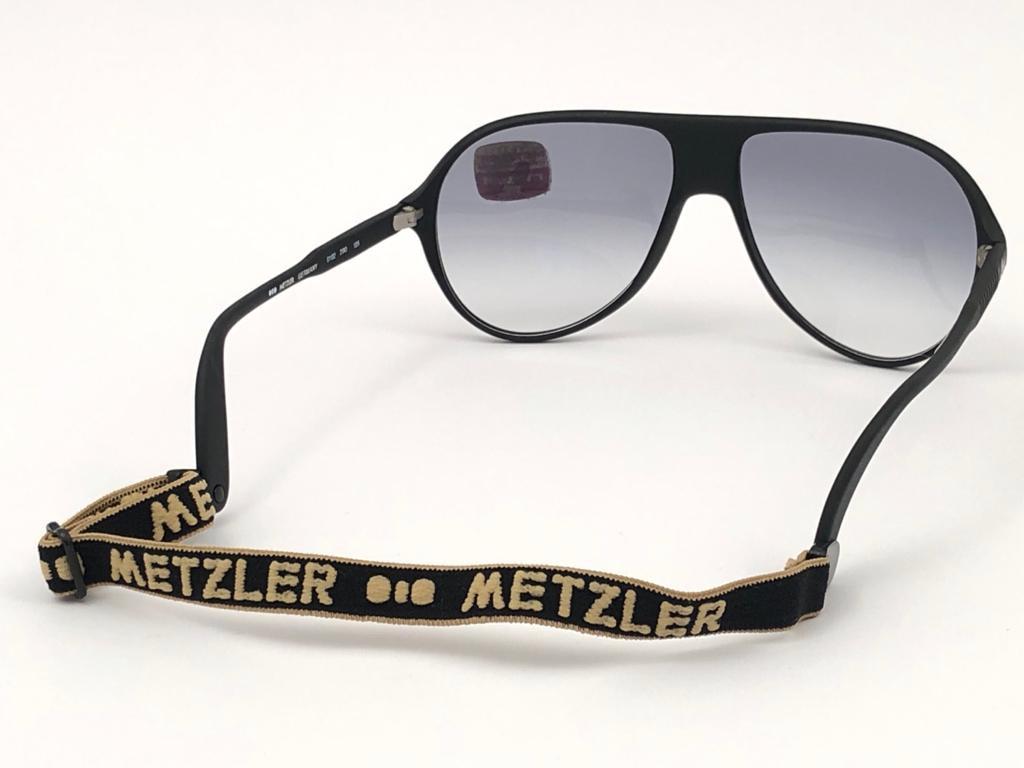 Noir New Vintage Metzler 0102 Black Sports Sunglasses Made in Germany 1980's en vente