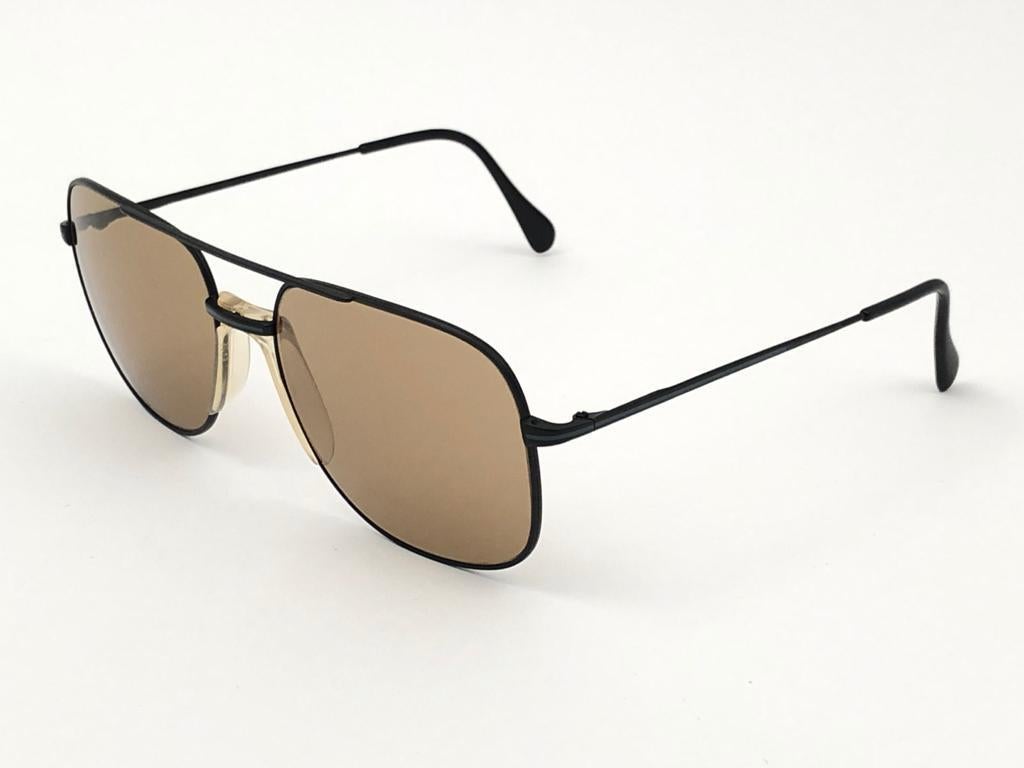 Neu Vintage Metzler 2645 Schwarze Sport-Sonnenbrille, Vintage, hergestellt in Deutschland 1980er Jahre (Beige) im Angebot