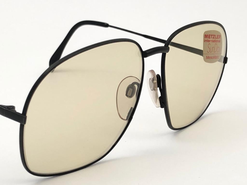 Neu Vintage Metzler 2960 Schwarze Sport-Sonnenbrille Made in Germany 1980er Jahre im Zustand „Hervorragend“ im Angebot in Baleares, Baleares