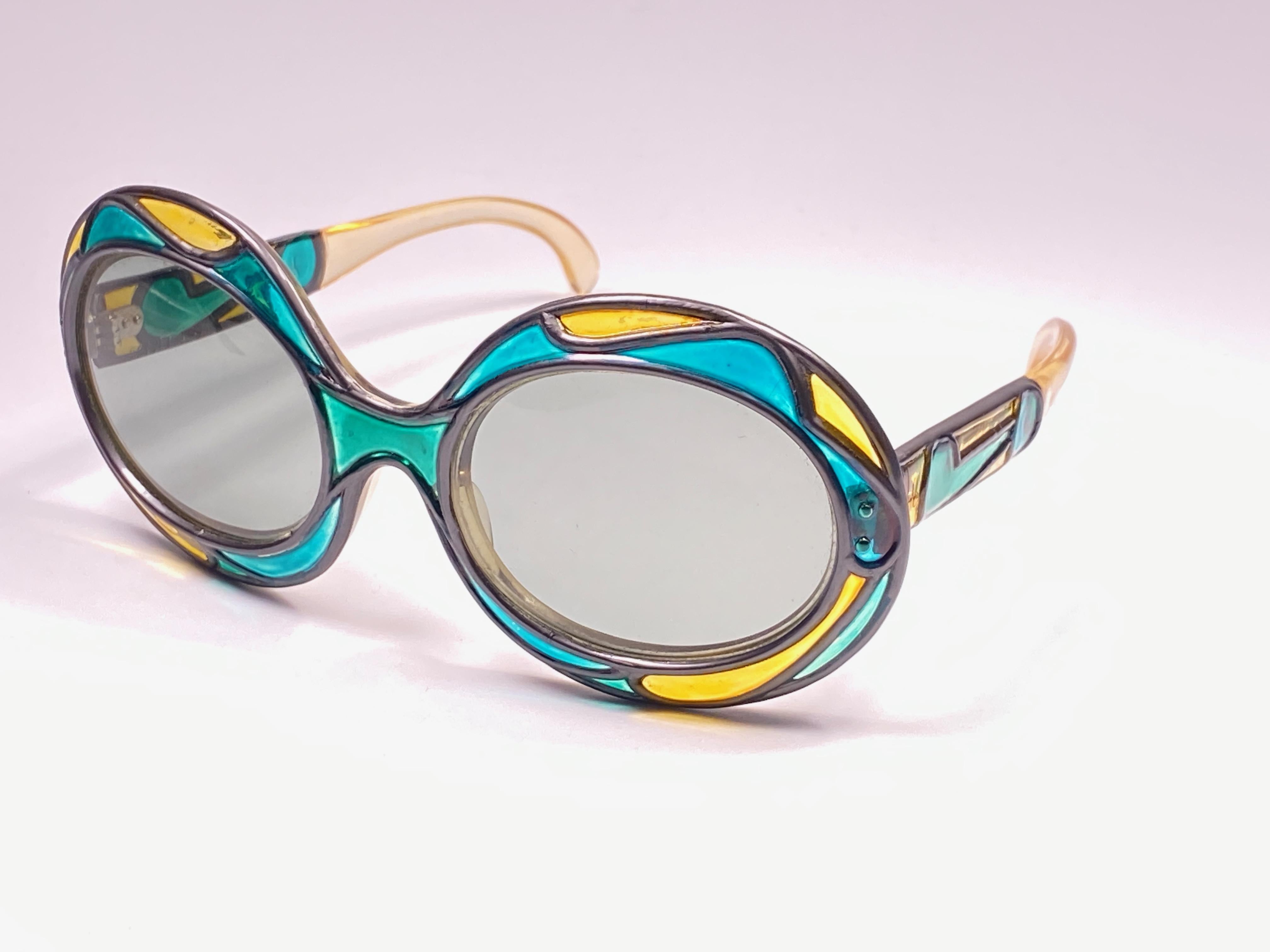 New Vintage Michelle Brevet 1950's Stained Glass Handmade in France Sunglasses  For Sale 3