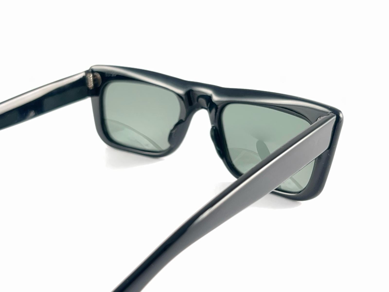 New Vintage Midcentury Black Rectangular Sunglasses 1960'S For Sale 6