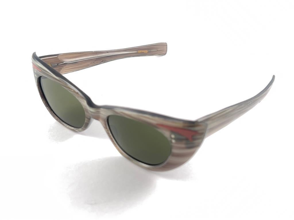 Women's New Vintage Midcentury  Cat Eye Green Lenses Frame 60'S Sunglasses Italy  For Sale
