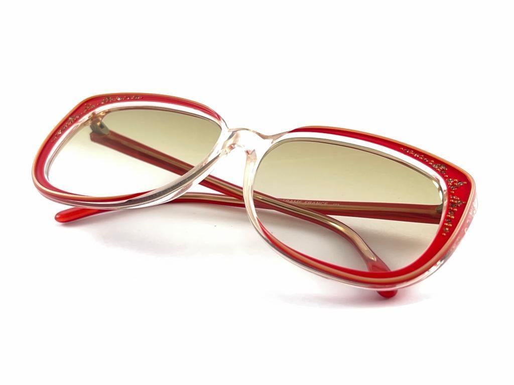 New Vintage Midcentury Translucent & Red Gradient Lenses 60's Sunglasses France en vente 8