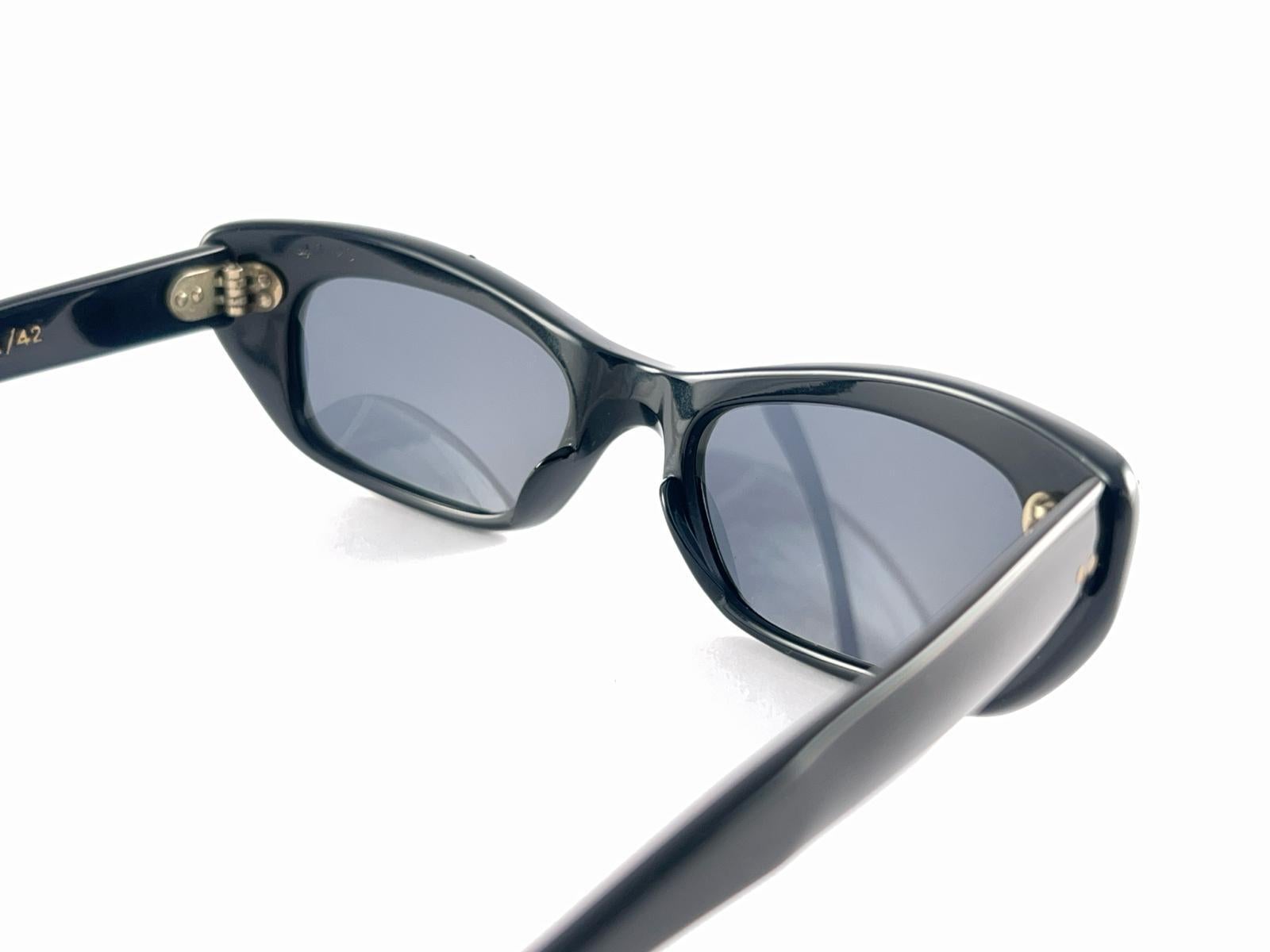 New Vintage Midcentury Traviata Black & Rhinestones Sunglasses 50'S  France For Sale 7