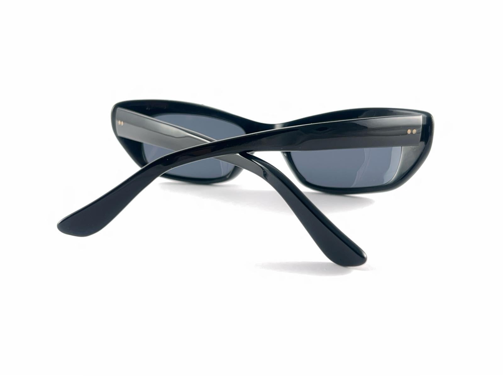 New Vintage Midcentury Traviata Black & Rhinestones Sunglasses 50'S  France For Sale 9