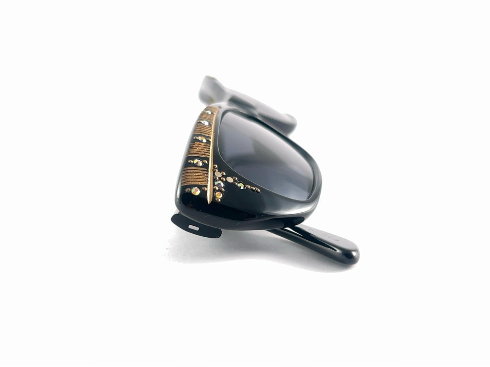 New Vintage Midcentury Traviata Black & Rhinestones Sunglasses 50's  France en vente 9
