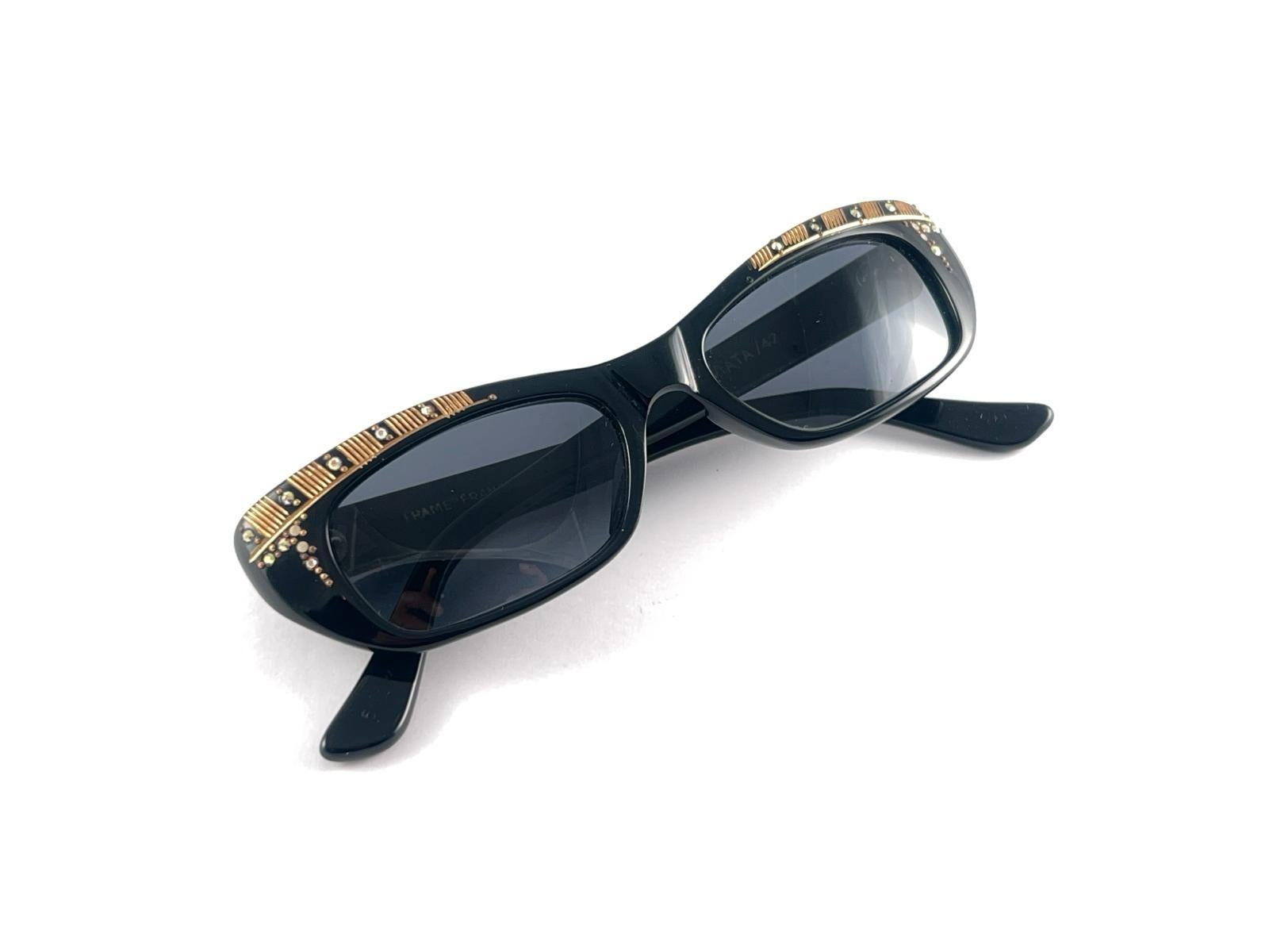 New Vintage Midcentury Traviata Black & Rhinestones Sunglasses 50'S  France For Sale 11