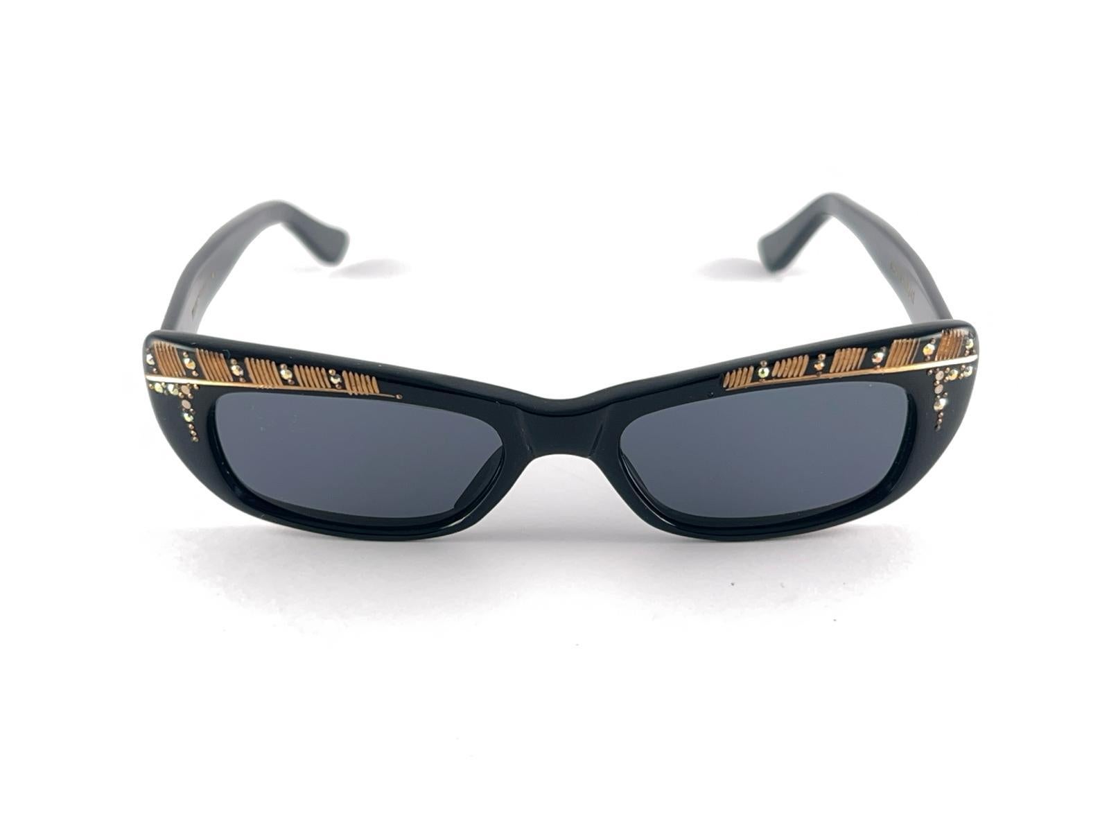 Noir New Vintage Midcentury Traviata Black & Rhinestones Sunglasses 50's  France en vente