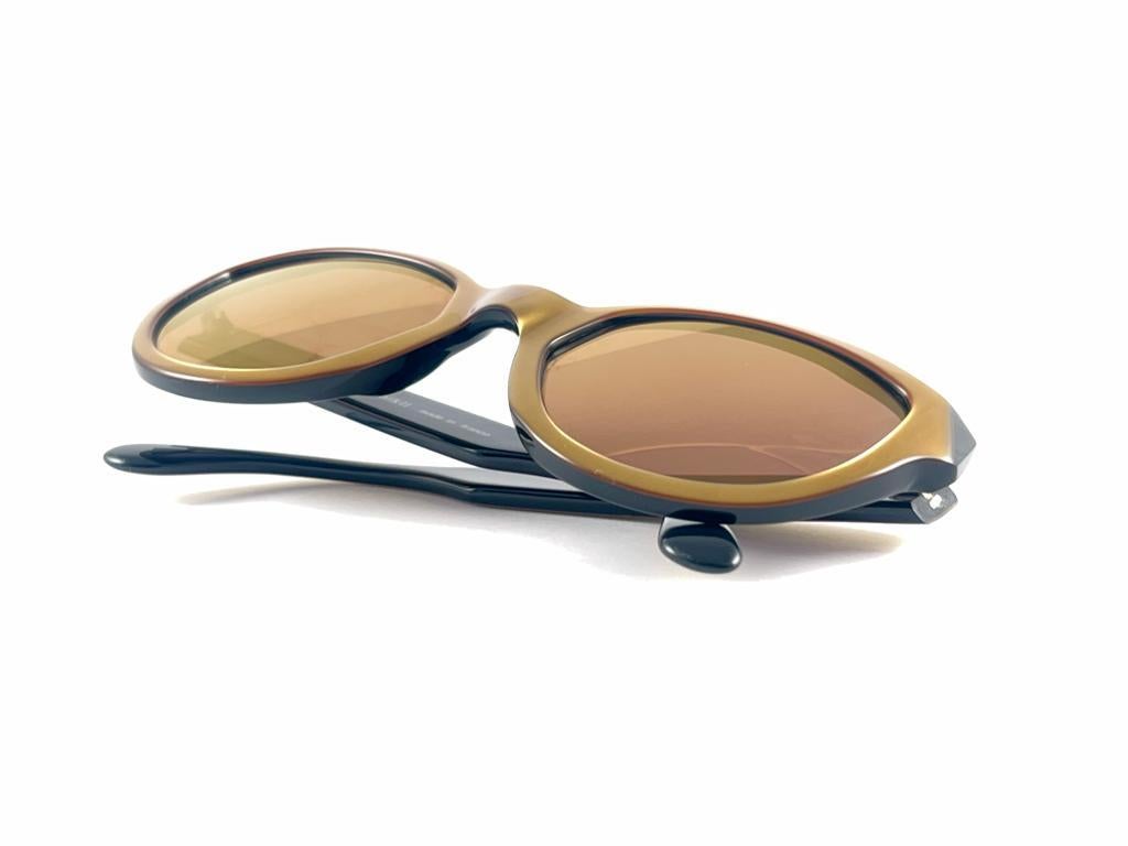 New Vintage Montana 520 Gold & Black Frame Gold Lenses Made In France Sunglasses For Sale 8