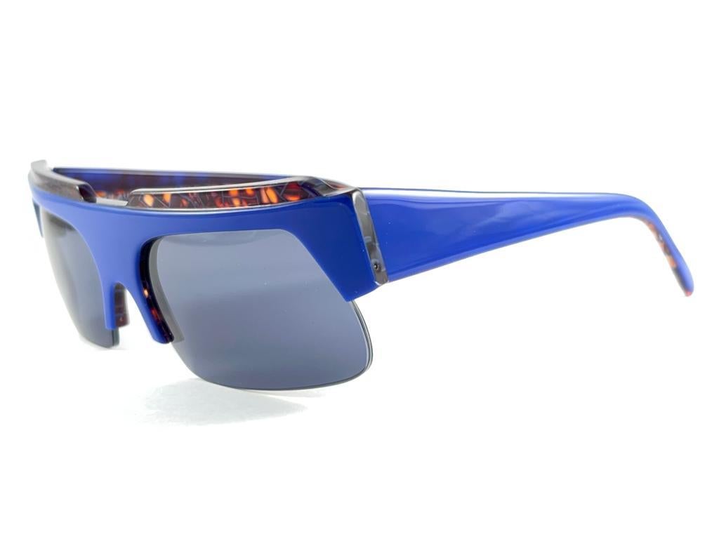 New Vintage Montana 521  Blue Marbled Frame Handmade In France Sunglasses 80'S In New Condition For Sale In Baleares, Baleares