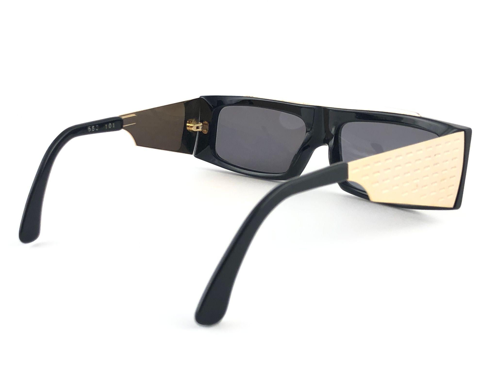 Montana 553 Maske Schwarz & Gold Handgefertigte Vintage-Sonnenbrille aus Frankreich 1990 im Zustand „Neu“ in Baleares, Baleares