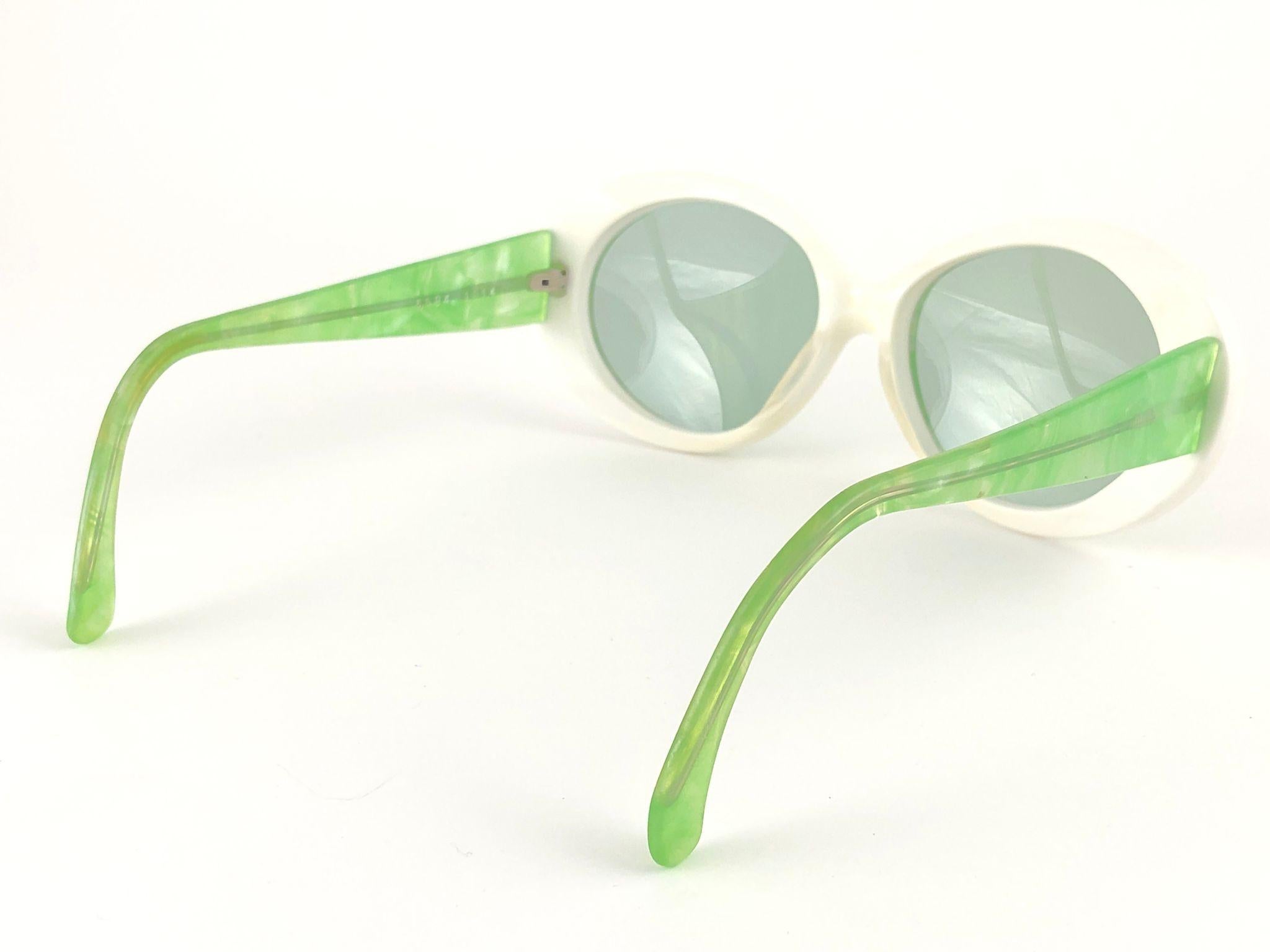 New Vintage Montana 5594 Oval White & Green Handmade in France Sunglasses 1990 2