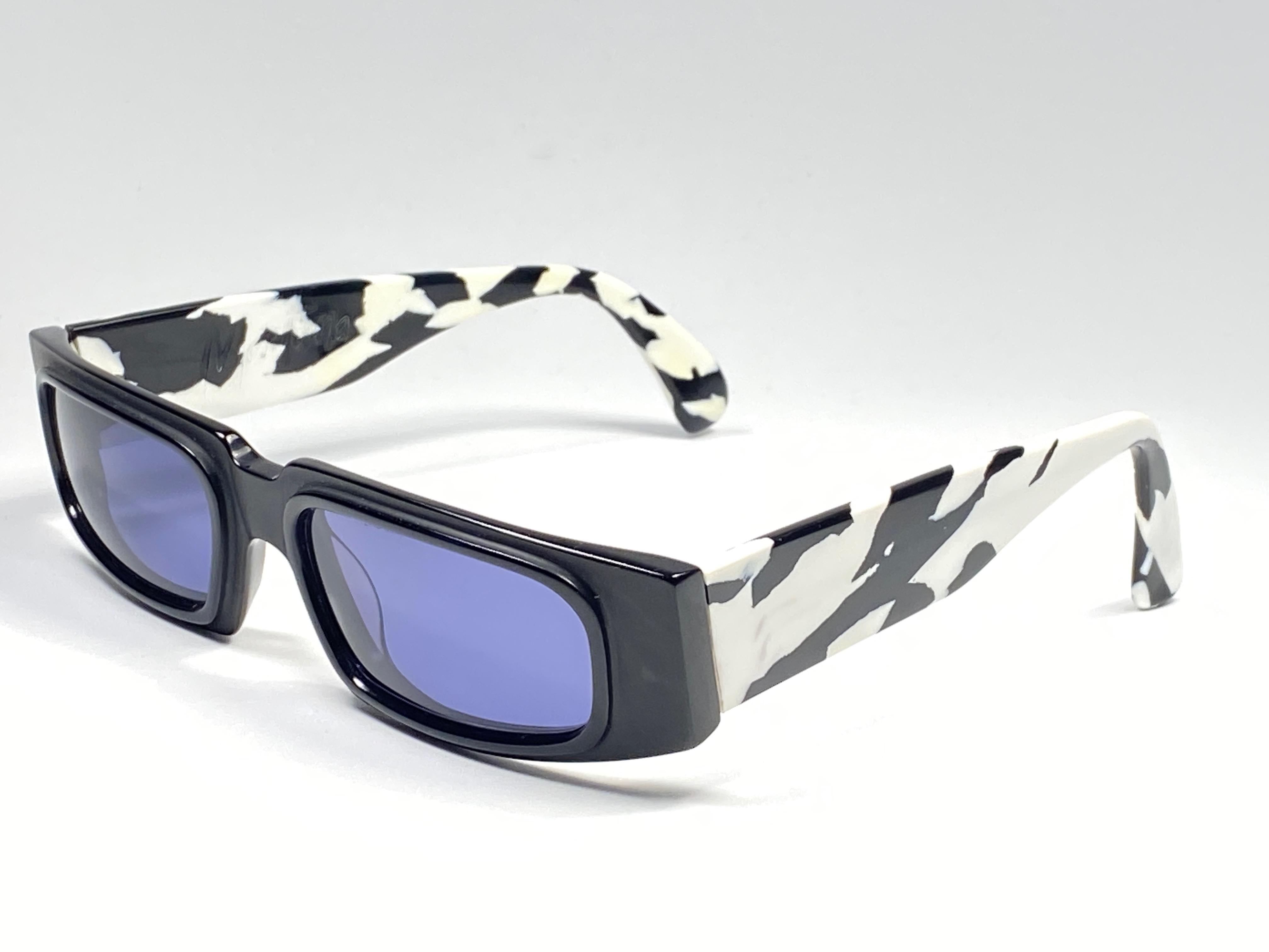 New Vintage Montana 5598 Black & White Mask Handmade in France Sunglasses 1990 In New Condition In Baleares, Baleares
