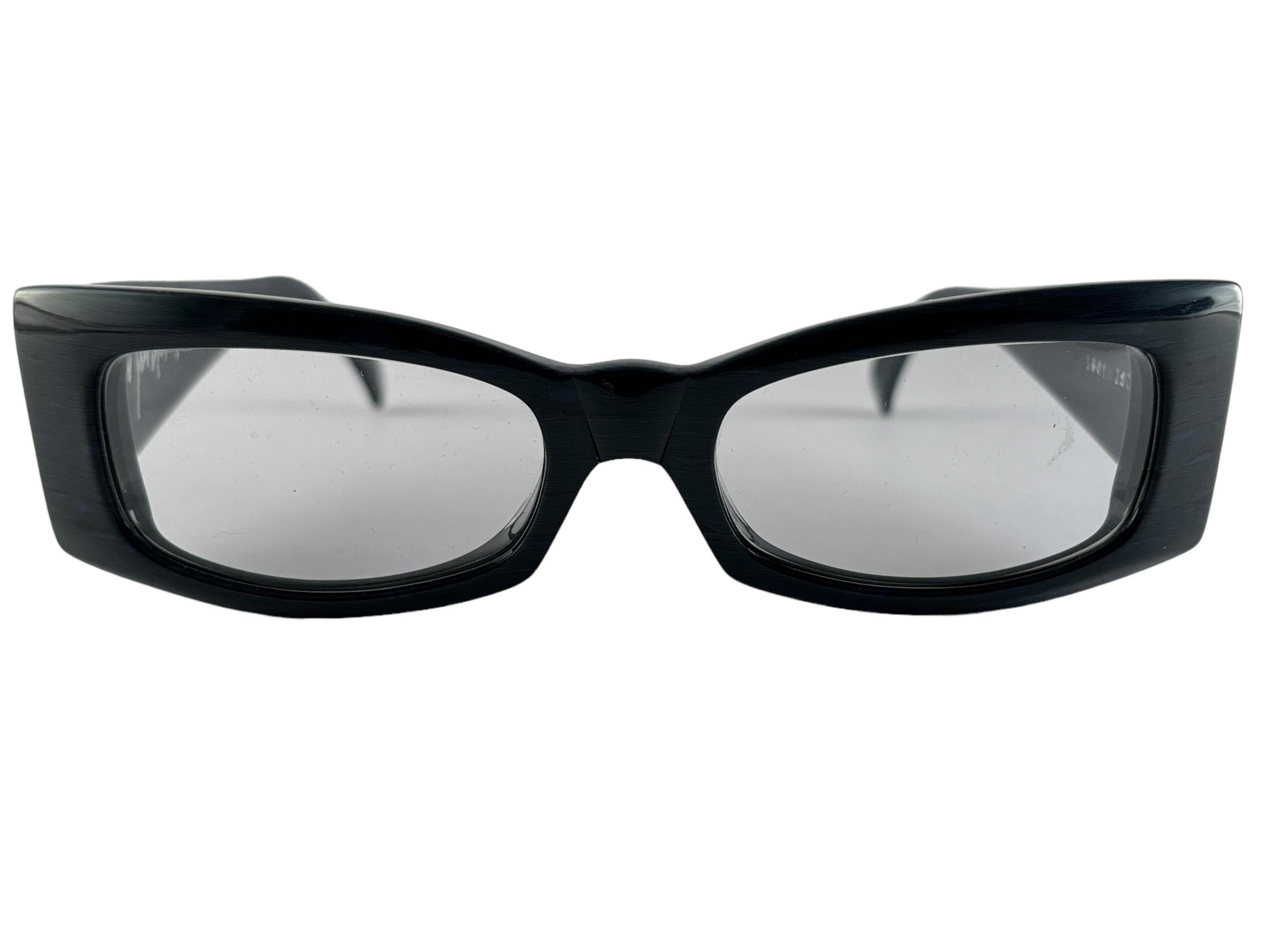 New Vintage Montana by Mikli 560 Stripped Black Made in France Sunglasses 1980's For Sale 5