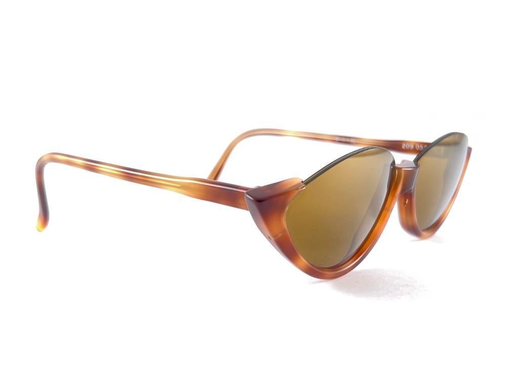 Brown New Vintage Montana Tortoise Cat Eye  Frame Gold Lenses 80'S France Sunglasses For Sale