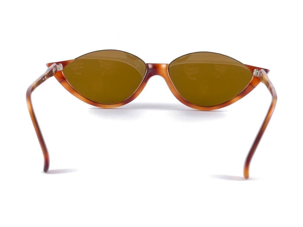 New Vintage Montana Tortoise Cat Eye  Frame Gold Lenses 80'S France Sunglasses For Sale 4