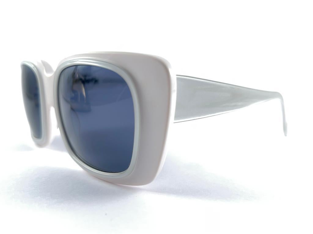 New Vintage Montana White Pearl 5596 Handmade in France Sunglasses 1980's In New Condition For Sale In Baleares, Baleares