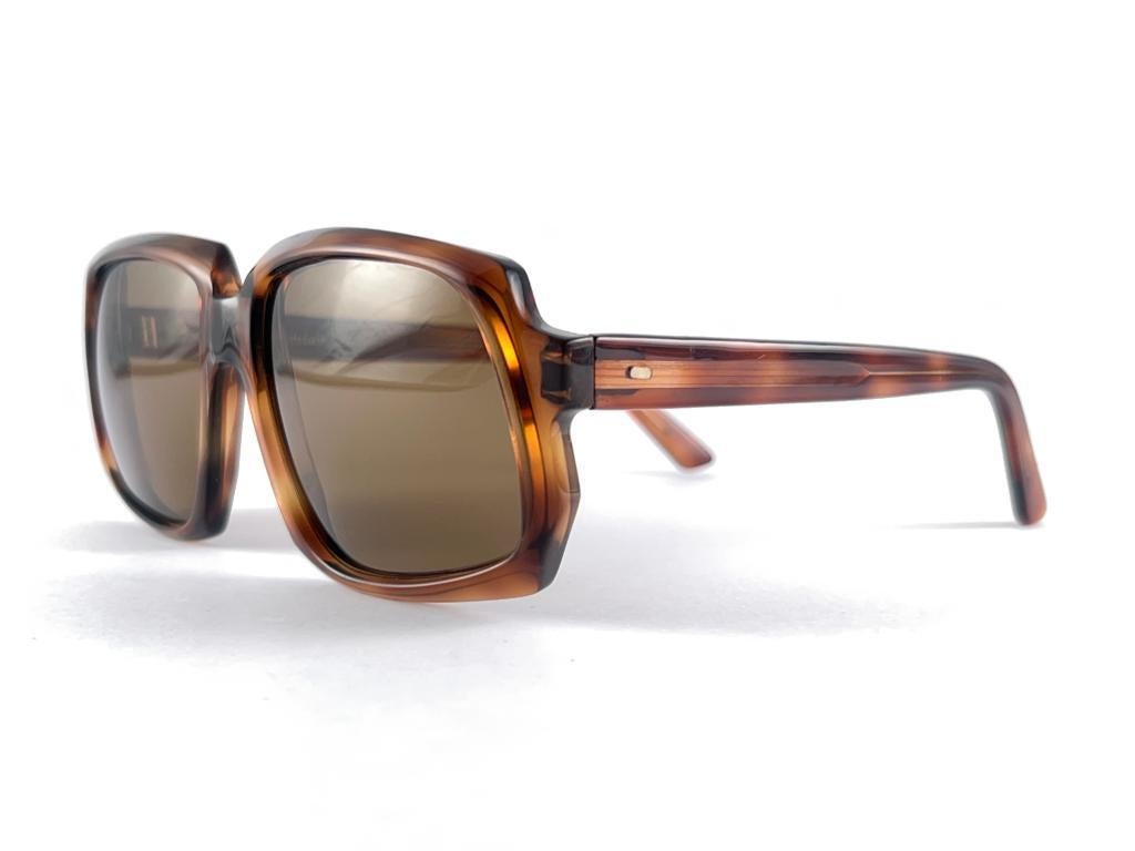 New Vintage Montclair Translucent Tortoise Brown Lenses 60's France Sunglasses Neuf - En vente à Baleares, Baleares