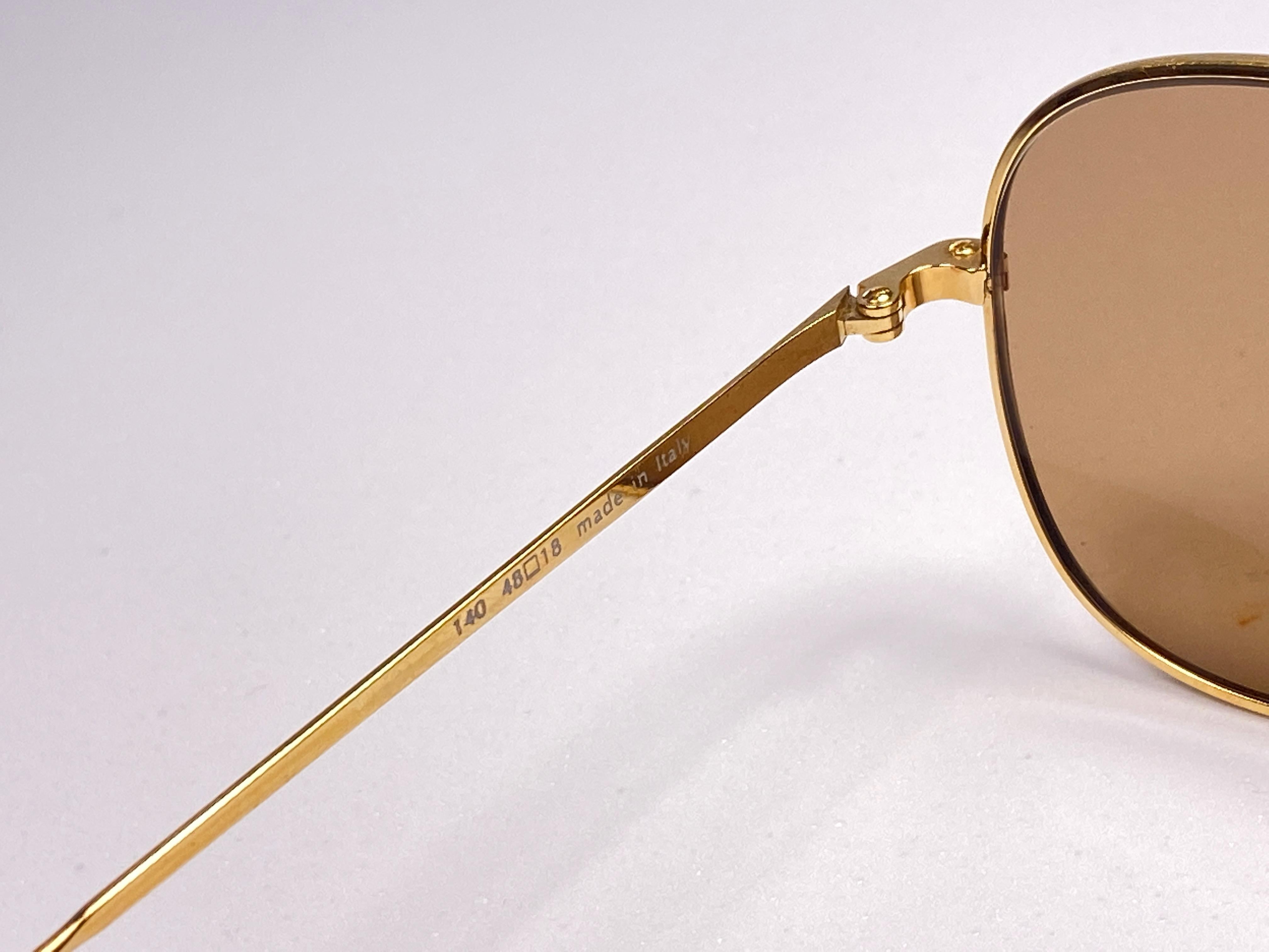 New Vintage Moschino By Persol M17 Gold Mirror Sunglasses Made in Italy In New Condition For Sale In Baleares, Baleares