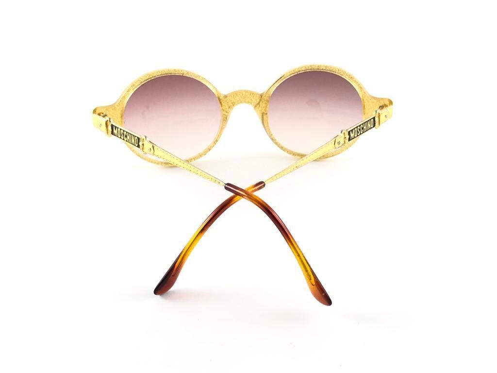 Moschino by Persol M274 Runde Sonnenbrille aus Bernstein und Gold, Vintage im Angebot 1