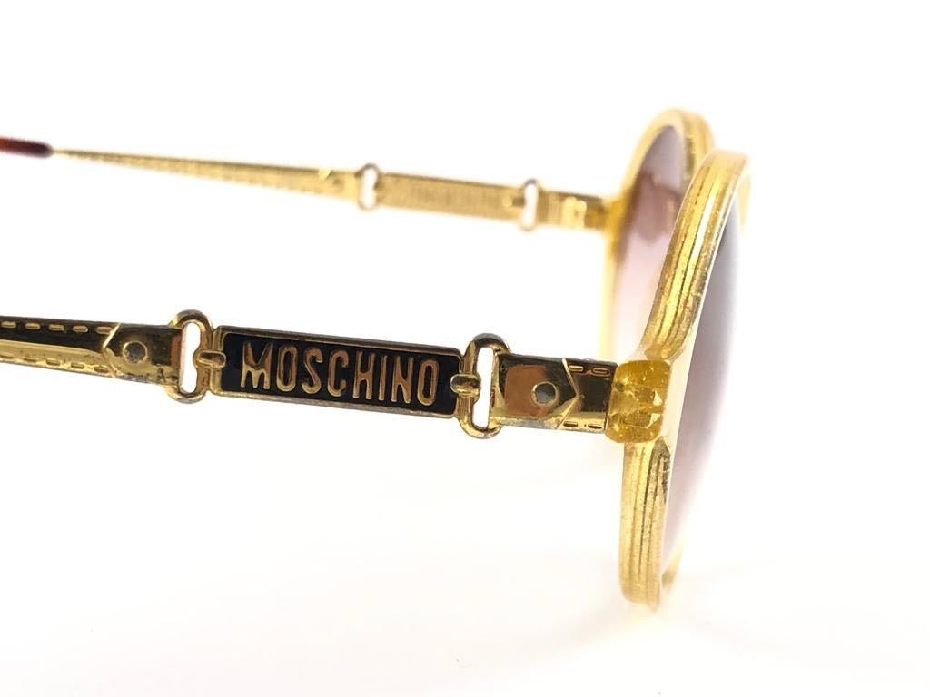 Women's or Men's New Vintage Moschino By Persol M274 Round Amber & Gold Sunglasses  For Sale
