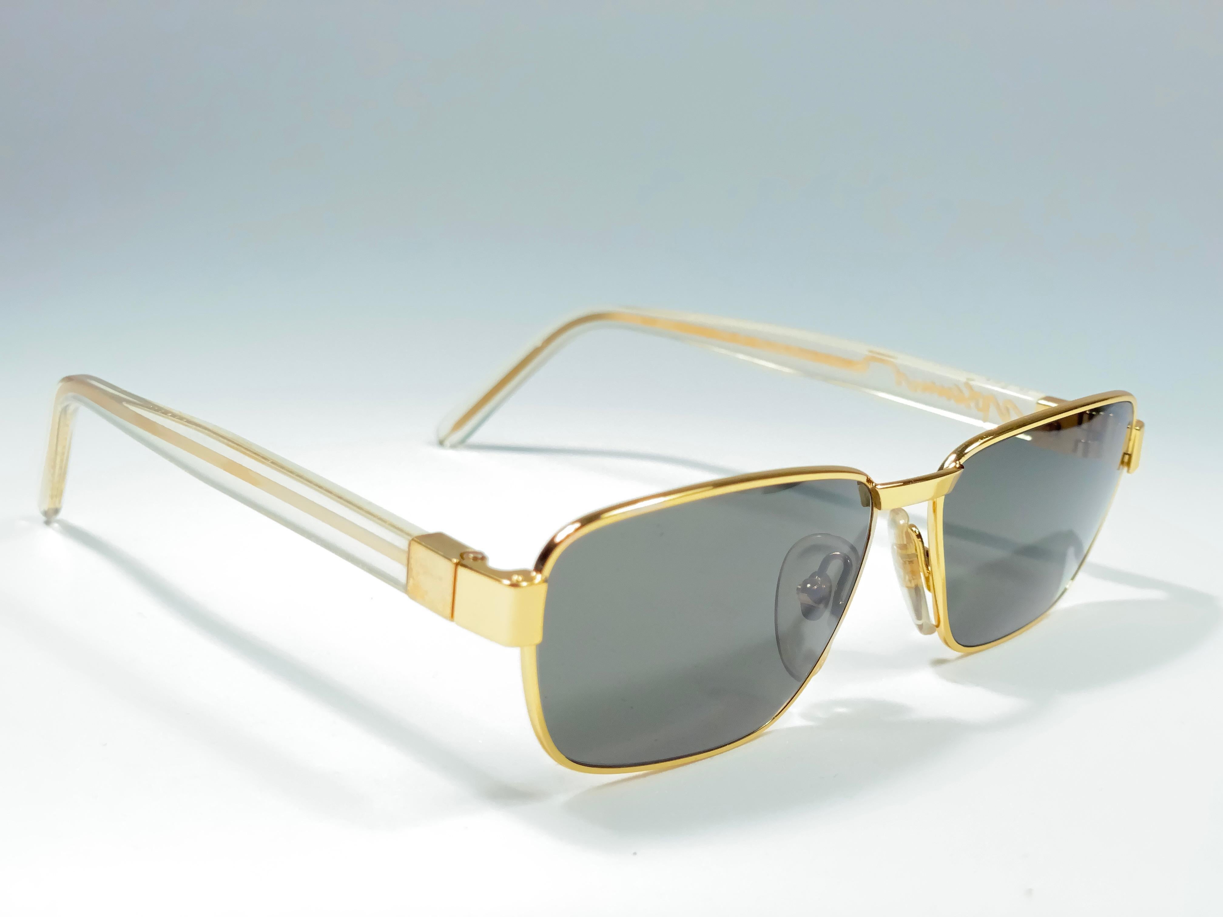 Brown New Vintage Moschino By Persol MM33 Frame Medium Rectangular Gold Sunglasses For Sale