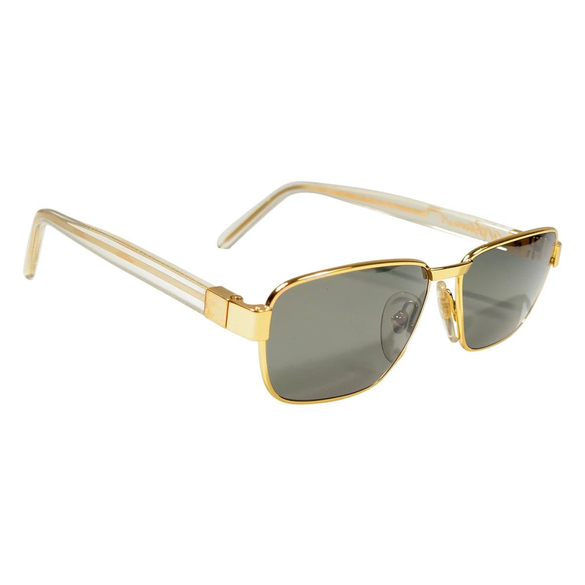 New Vintage Moschino By Persol MM33 Frame Medium Rectangular Gold Sunglasses  For Sale