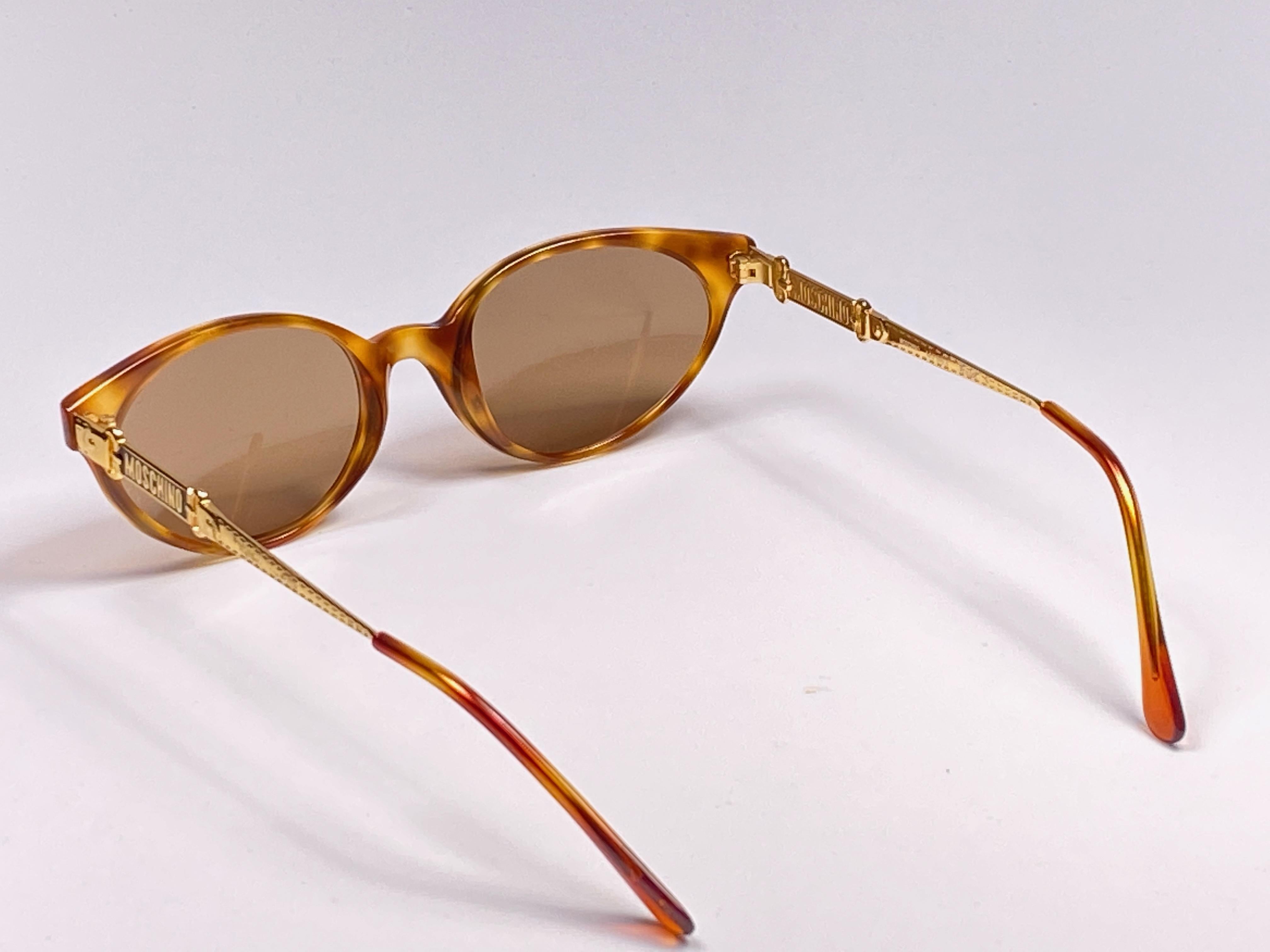Women's or Men's New Vintage Moschino By Persol Tortoise MF963 Cat Eye Sunglasses Made in Italy For Sale