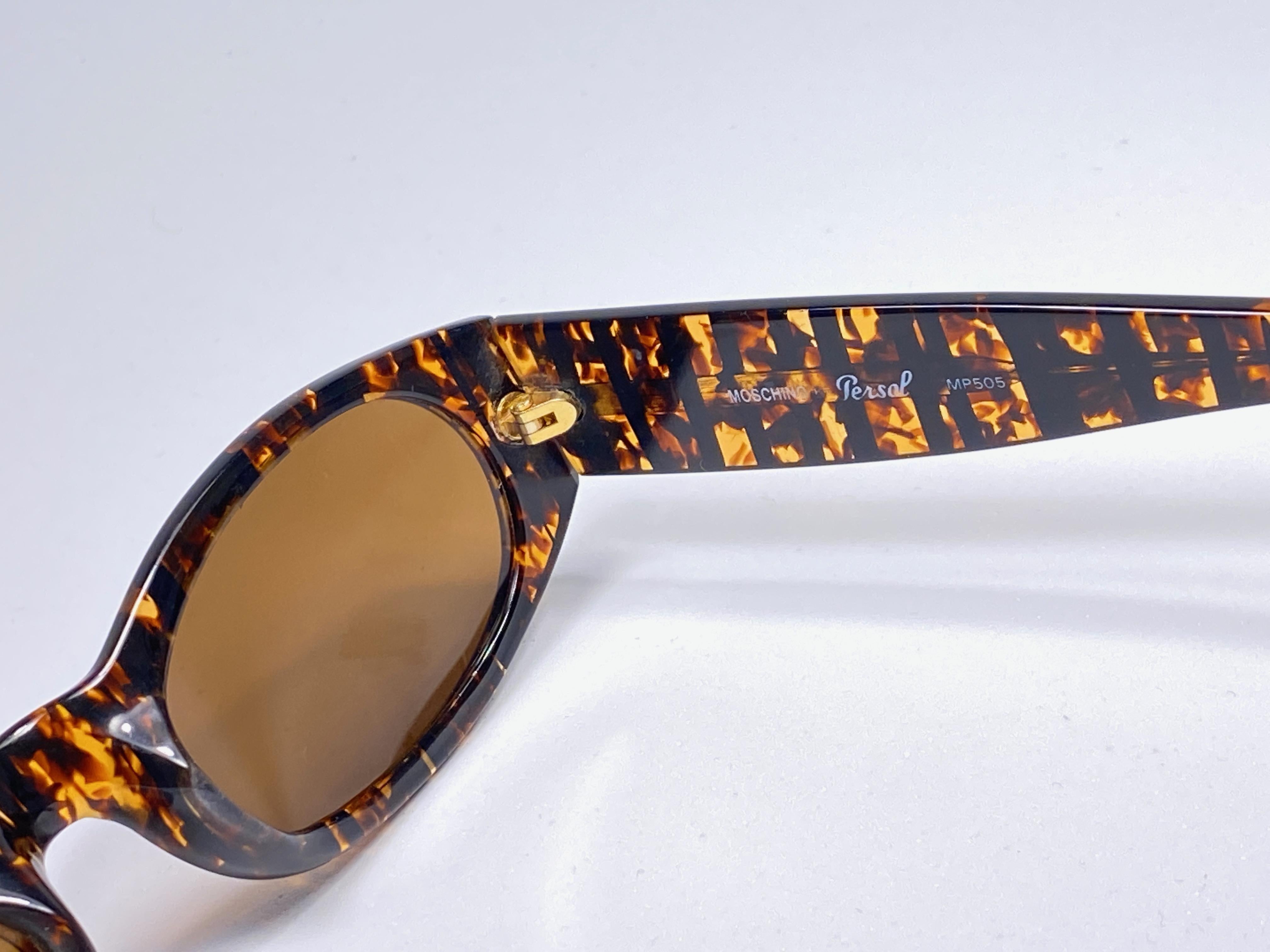 New Vintage Moschino By Persol Tortoise Small Sleek Sunglasses Made in Italy In New Condition In Baleares, Baleares