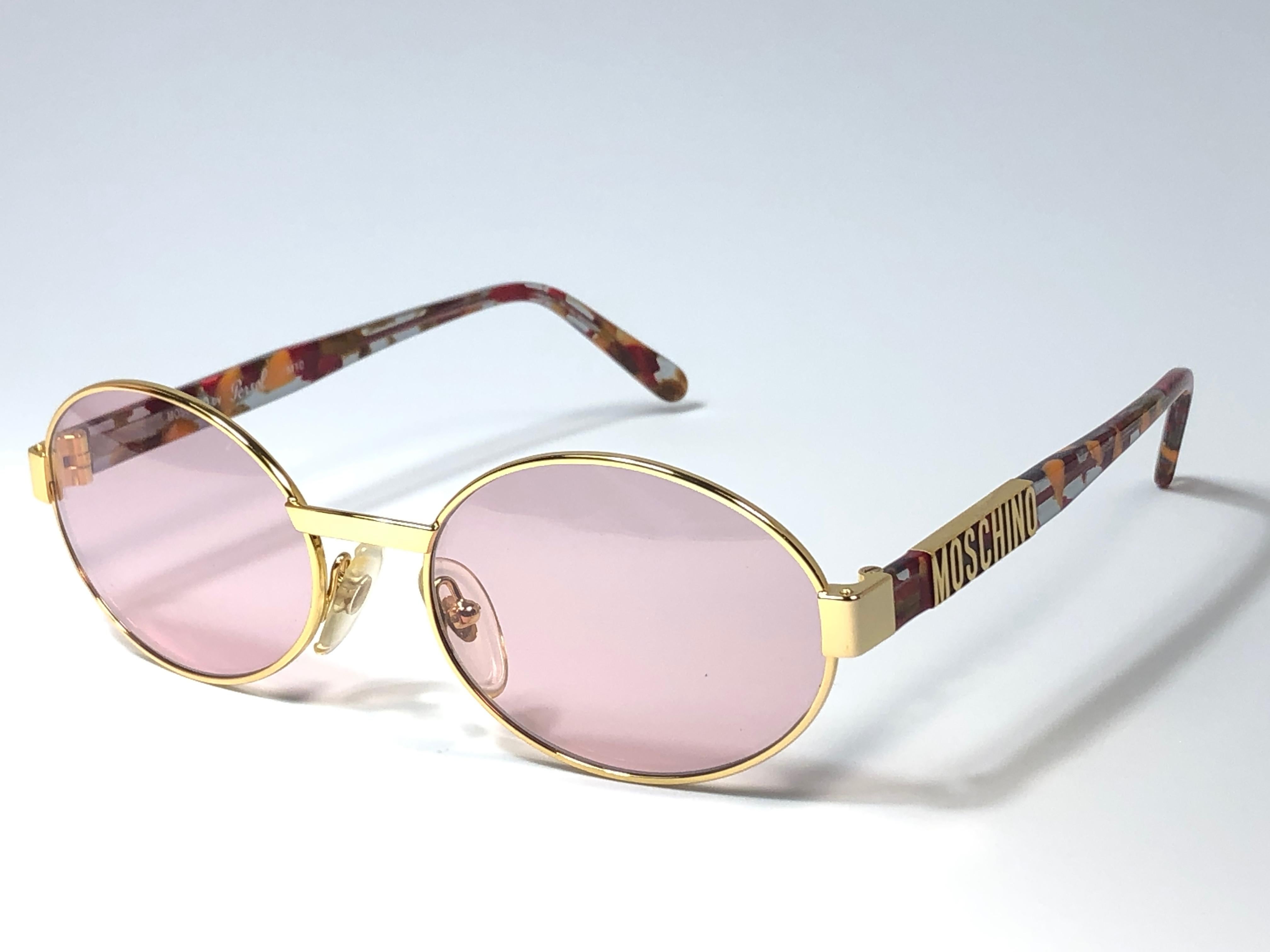 New Vintage Moschino MM10 Medium Round Gold 1990 Sunglasses Made in Italy In New Condition In Baleares, Baleares