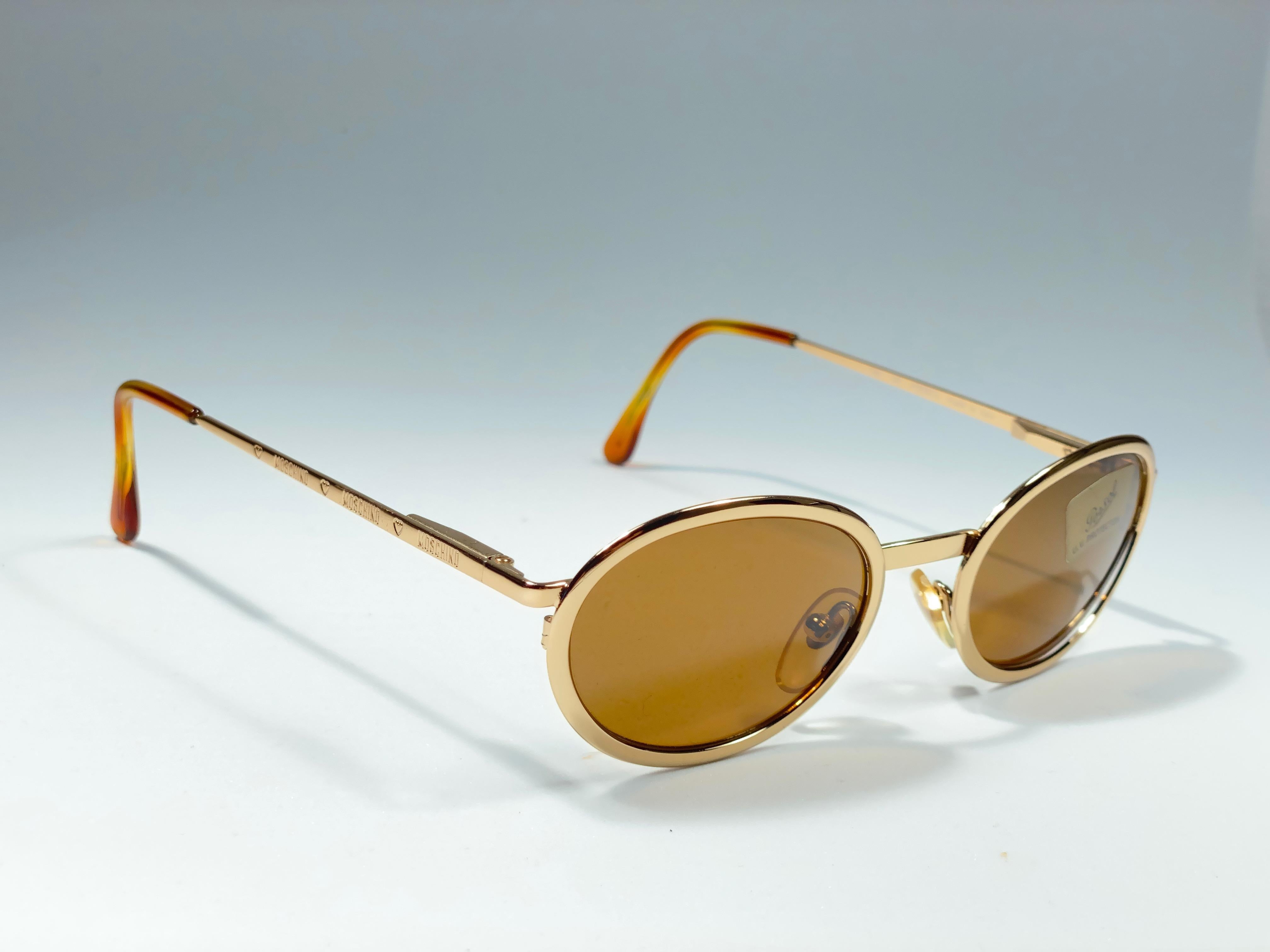 Brown New Vintage Moschino MM244 Oval Medium Gold 1990 Sunglasses Made in Italy For Sale