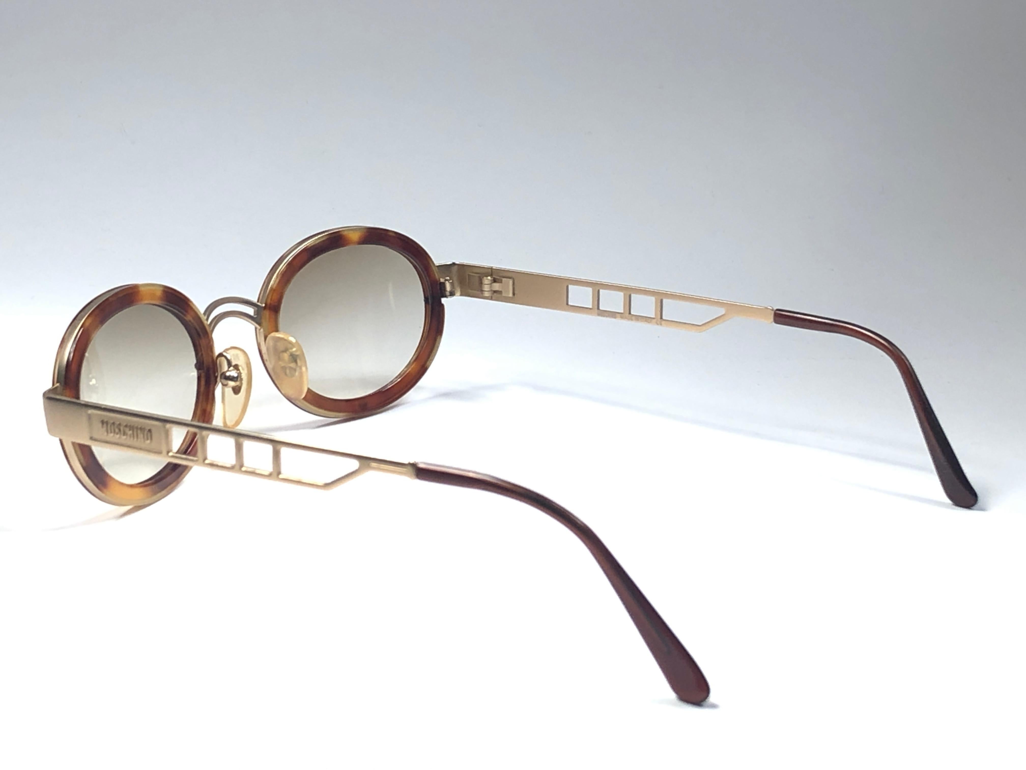 Women's or Men's New Vintage Moschino MM3010 S Oval Light Brown 1990 Sunglasses 1990's