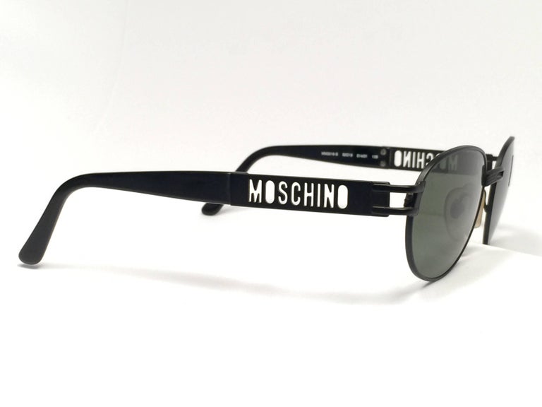 New Vintage Moschino MM3018 Oval Black Matte 1990 Sunglasses For Sale