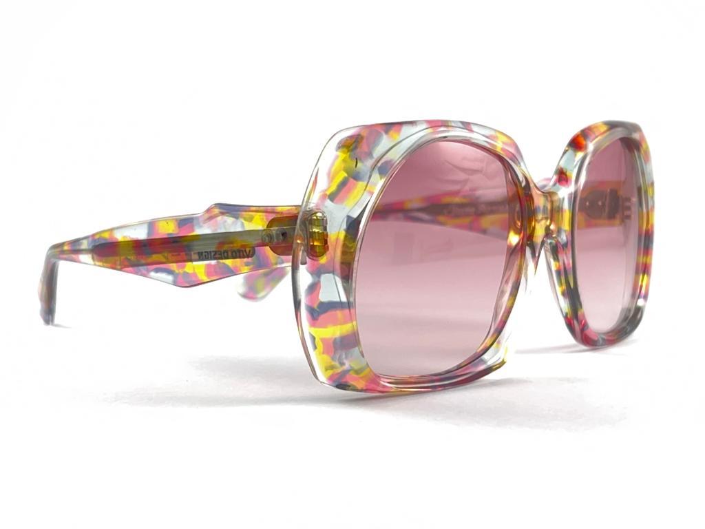 Marron Nouvelles lunettes de soleil vintage à monture de couleur rose translucide marbrée Neweye, France en vente