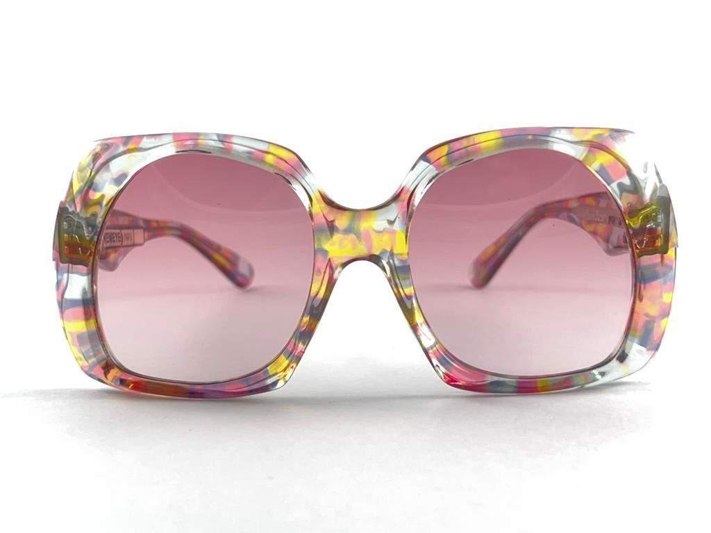 New Vintage Neweye Marbled Translucent Pink Gradient Frame Sunglasses France In New Condition For Sale In Baleares, Baleares