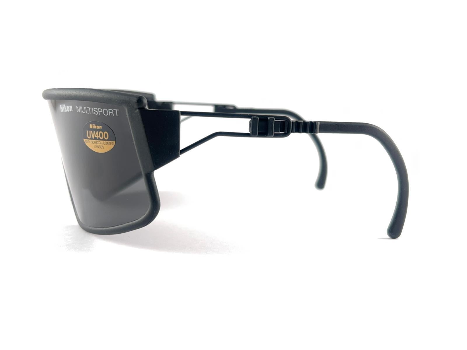 Neu Vintage Nikon Schwarzer klappbarer 4806 Multisport, Vintage  1990'S Hergestellt in Japan im Angebot 1