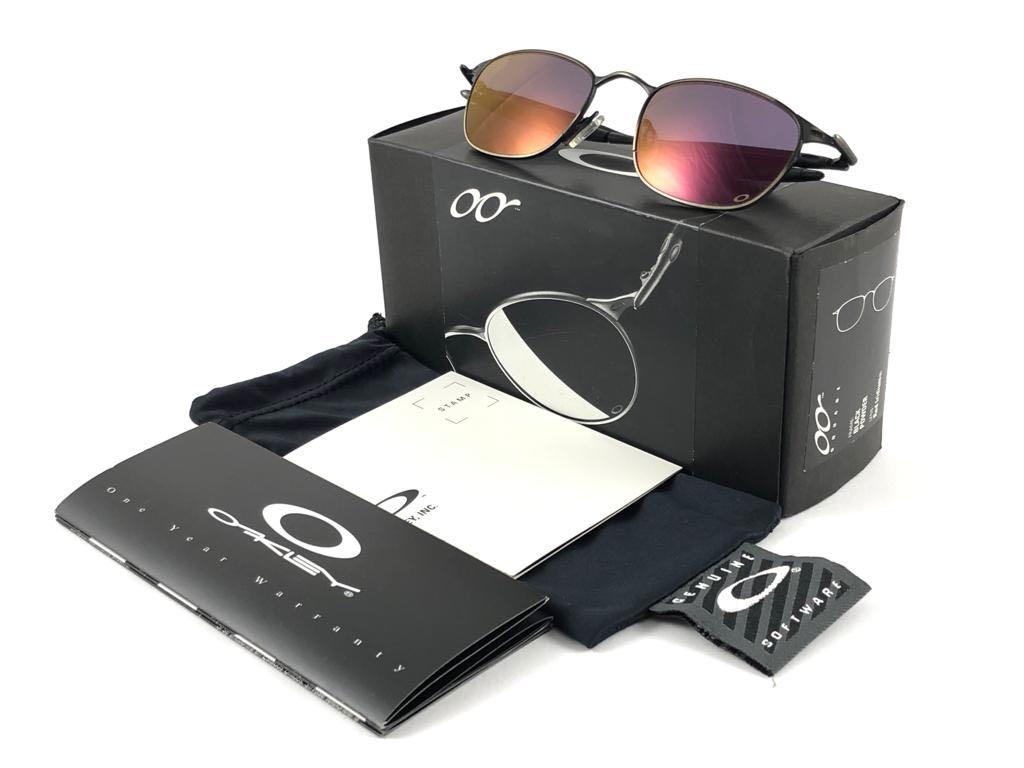 New Vintage Oakley 00 Square Black Powder Red Iridium Lens 2001 Sunglasses  For Sale 3
