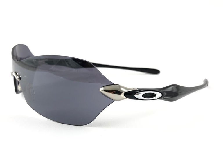 New Vintage Oakley Dartboard Black Iridium Lens 2004 Sunglasses For Sale at  1stDibs