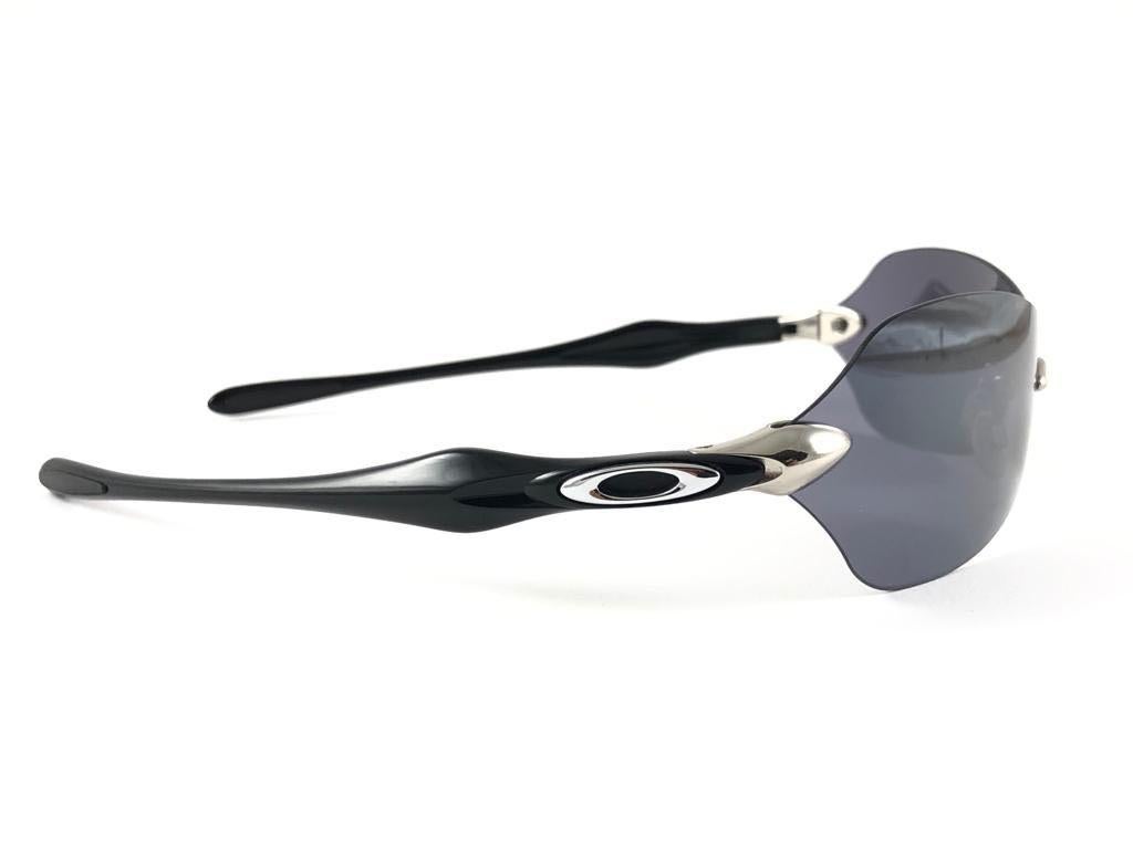 New Vintage Oakley Dartboard Black Iridium Lens 2004 Sunglasses  In New Condition In Baleares, Baleares