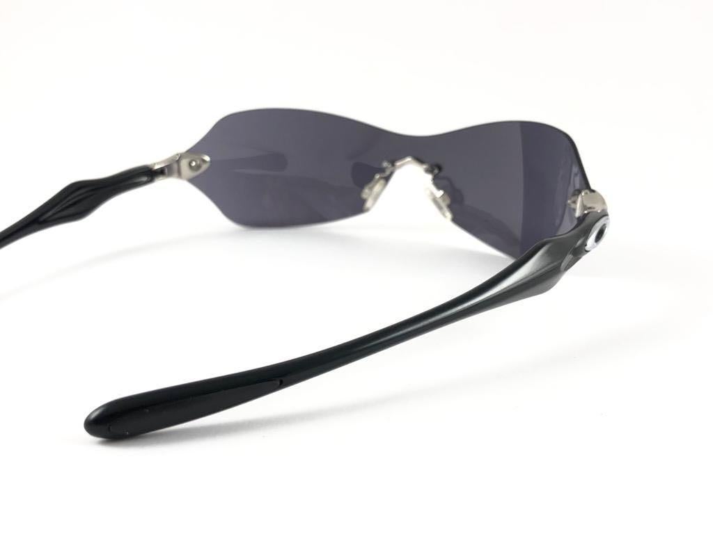 Women's or Men's New Vintage Oakley Dartboard Black Iridium Lens 2004 Sunglasses 
