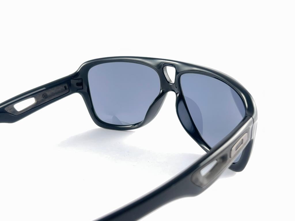 New Vintage Oakley Dispatch II Black 2005 Sunglasses  For Sale 6