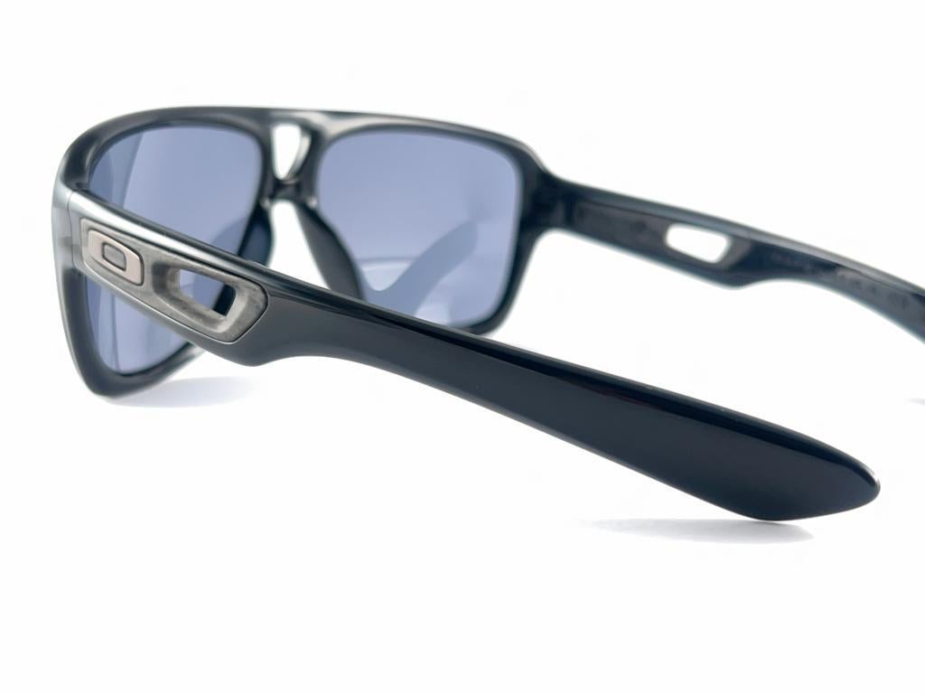 New Vintage Oakley Dispatch II Black 2005 Sunglasses  For Sale 4