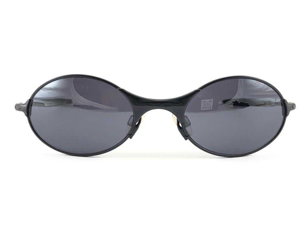 New Vintage Oakley E Wire 2.1 Black Black Iridium Lens 2001 Sunglasses  5