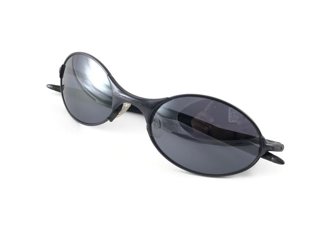 New Vintage Oakley E Wire 2.1 Black Black Iridium Lens 2001 Sunglasses  7