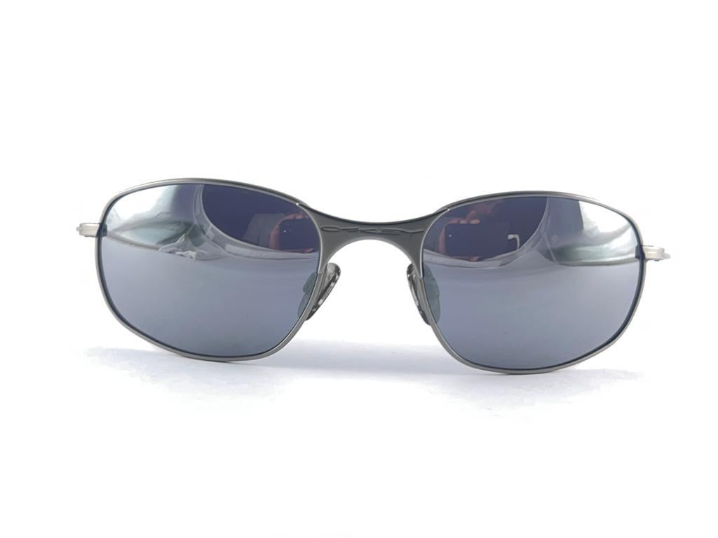 New Vintage Oakley E Wire Grey Iridium Lens 2001 Sunglasses 11