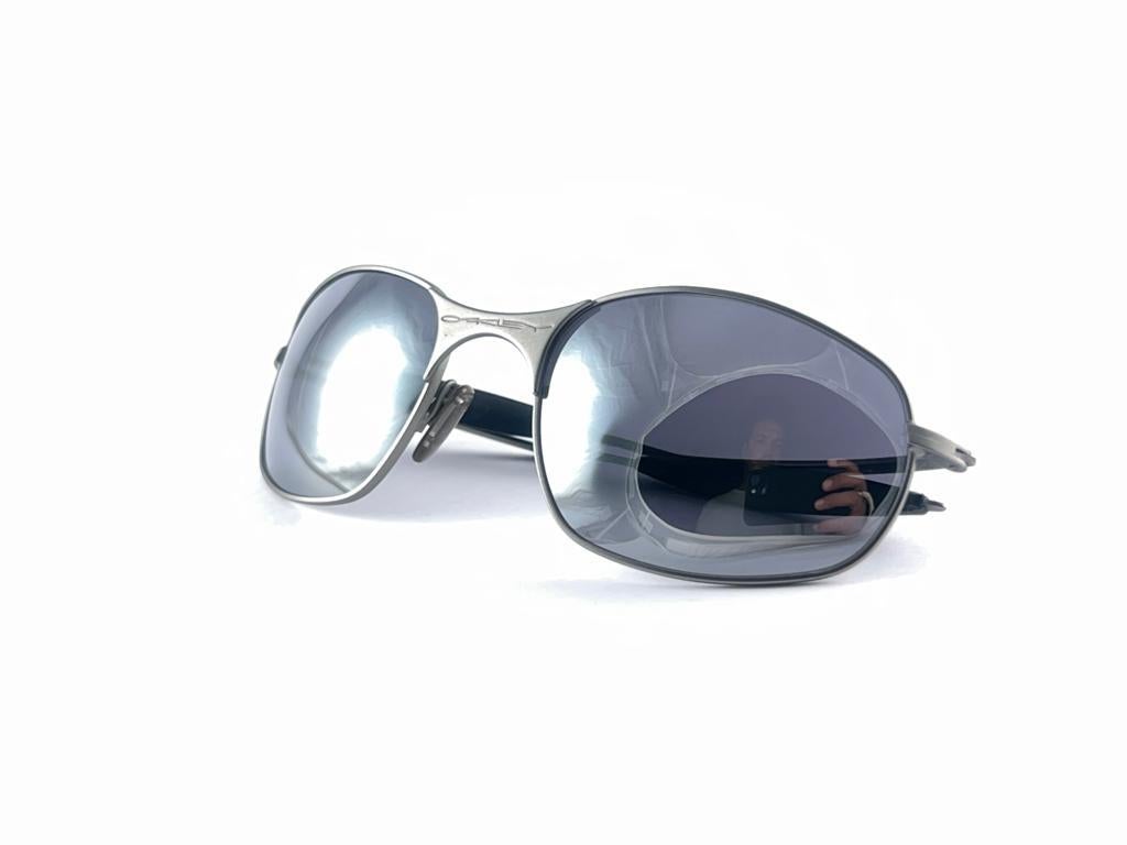 New Vintage Oakley E Wire Grey Iridium Lens 2001 Sunglasses  1
