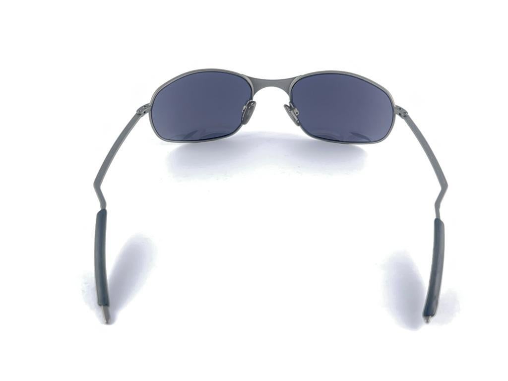 New Vintage Oakley E Wire Grey Iridium Lens 2001 Sunglasses  2