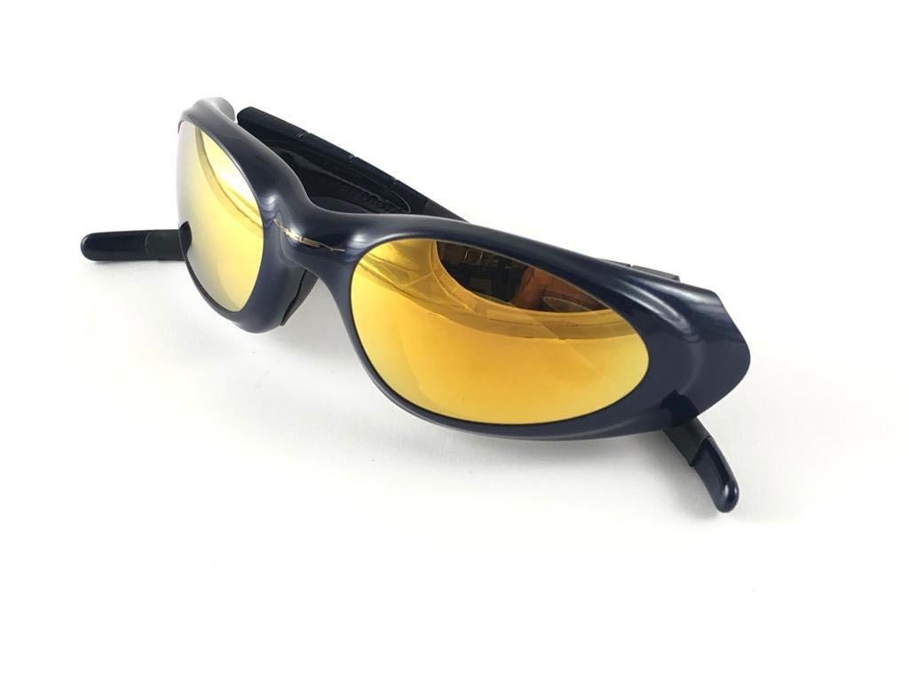 New Vintage Oakley Eye Jacket 2.0 Frame 24K Gold Lens 1999 Sunglasses In New Condition In Baleares, Baleares