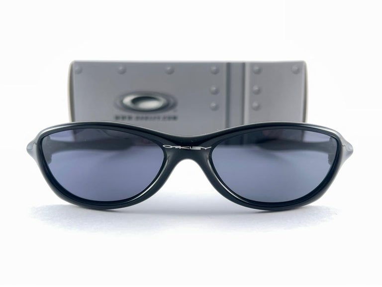 New Vintage Oakley Fate Black Grey Lenses 2003 Sunglasses at