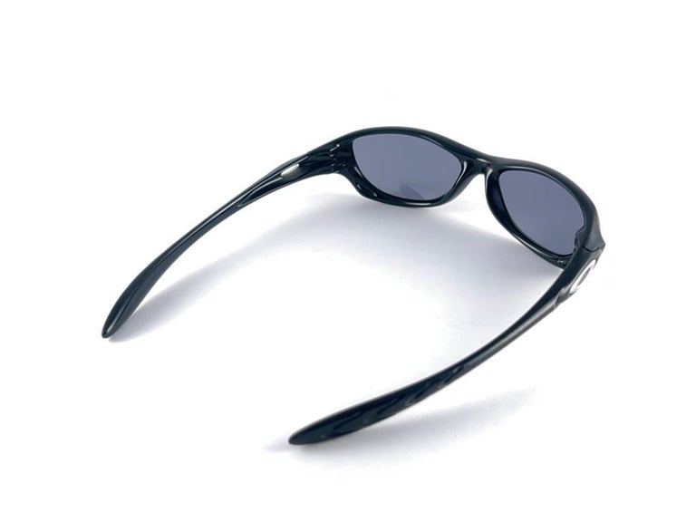 New Vintage Oakley Fate Black Grey Lenses 2003 Sunglasses at